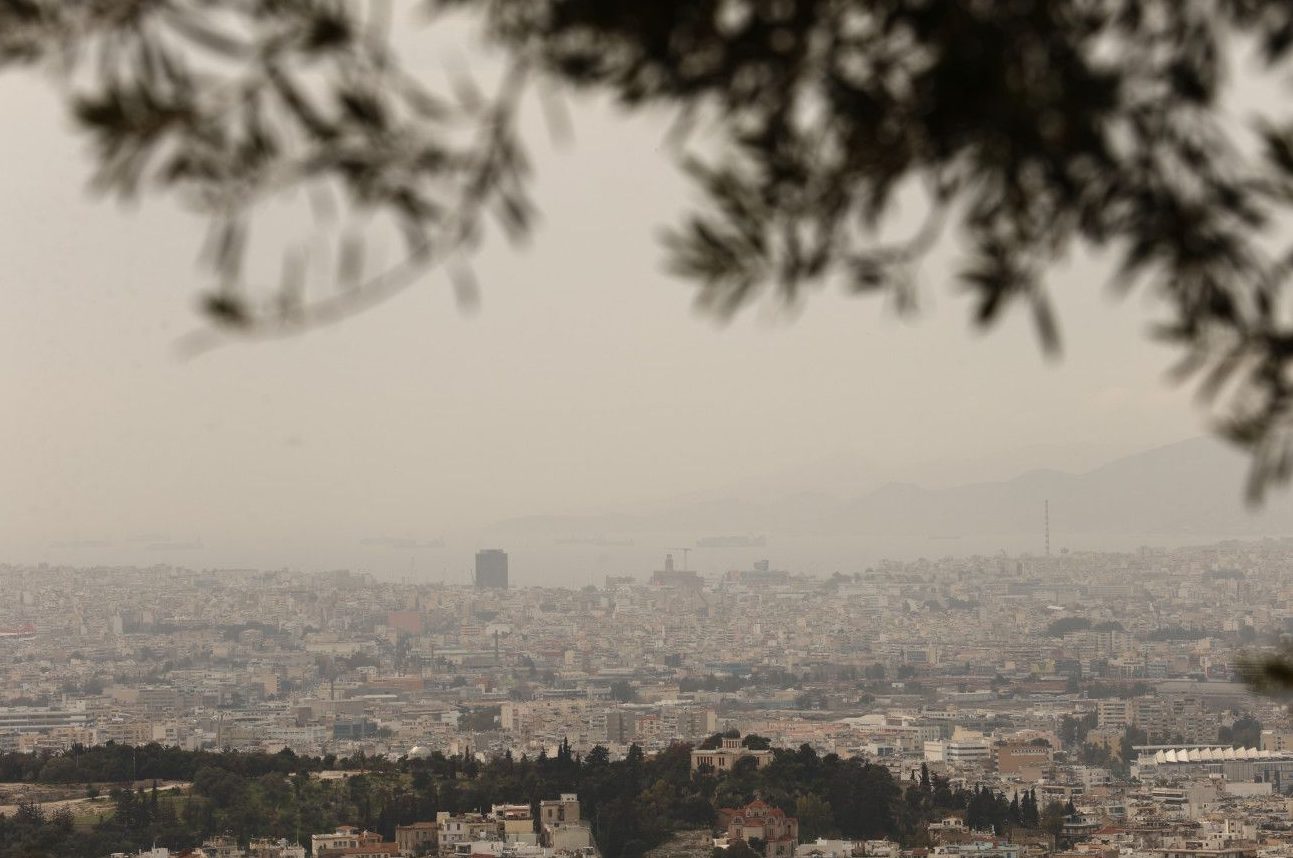 Καιρός: Ζέστη και αφρικανική σκόνη το Σάββατο, καταιγίδες και πτώση θερμοκρασίας από την Κυριακή