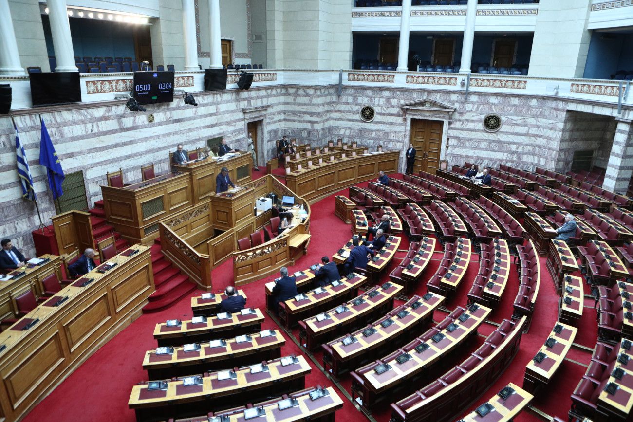 Εξελίξεις στη Βουλή: Προανακριτική επιτροπή για την τραγωδία στα Τέμπη με πρωταγωνιστές Καραμανλή και Μητσοτάκη