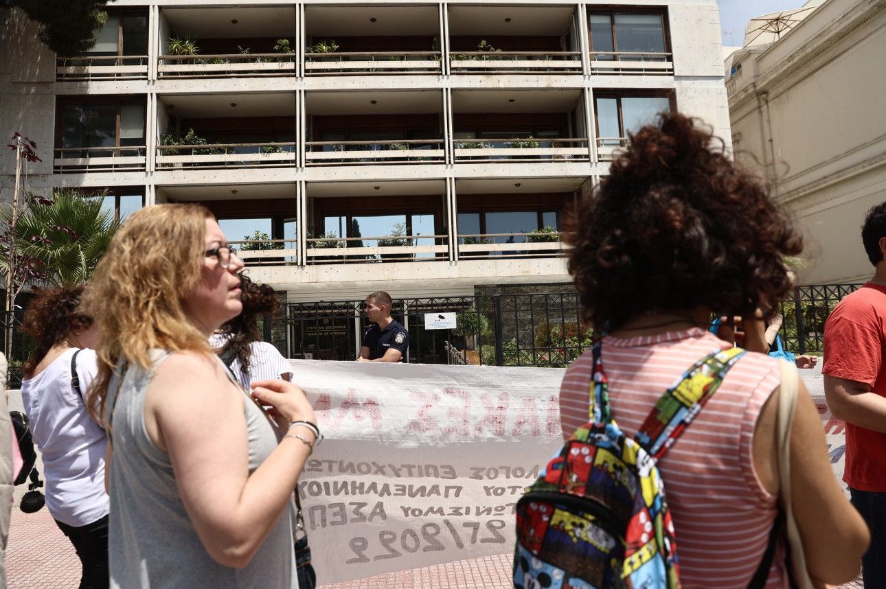 ΔΟΕ: Κινητοποίηση έξω από το ΥΠΕΣ την Τρίτη 27 Μαΐου για τις αλλαγές στο πειθαρχικό δίκαιο των δημοσίων υπαλλήλων