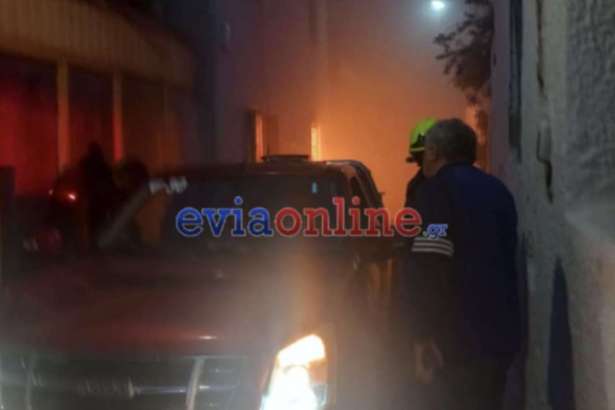 Πυρκαγιά σε κατοικία στην Εύβοια: Ηλικιωμένη διακομίζεται στο νοσοκομείο με εγκαύματα