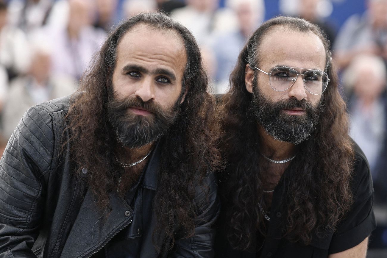 Ένα γουέστερν για τη Γάζα από τους δίδυμους Παλαιστίνιους σκηνοθέτες που δεν παραδίδονται ποτέ