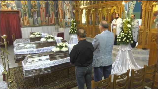 Ελληνικό: Ο αποχαιρετισμός στην οικογένεια που έχασε τρία μέλη μέσα σε 13 ημέρες