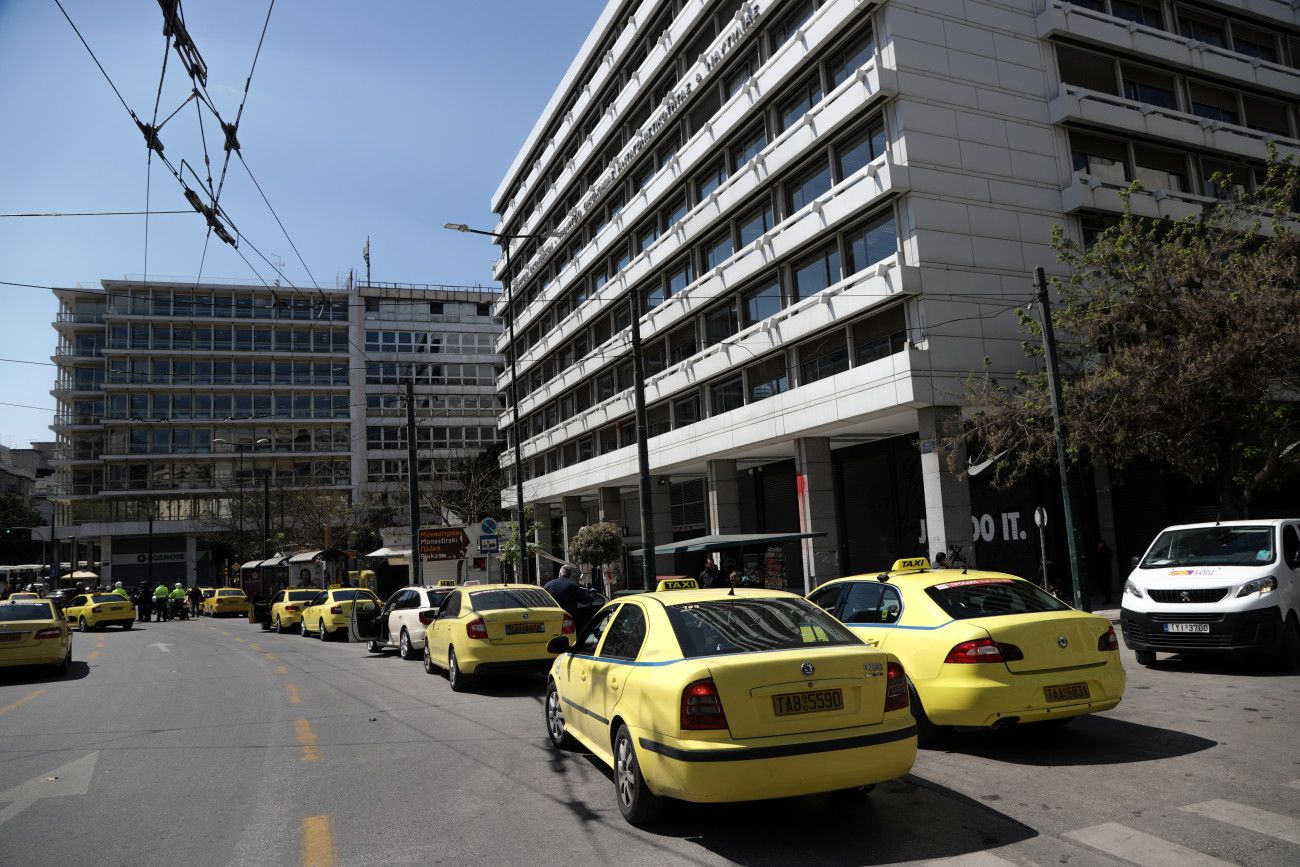48ωρη απεργία από τους αυτοκινητιστές ταξί – Αλλαγές στα δρομολόγια δημόσιων συγκοινωνιών προς το αεροδρόμιο