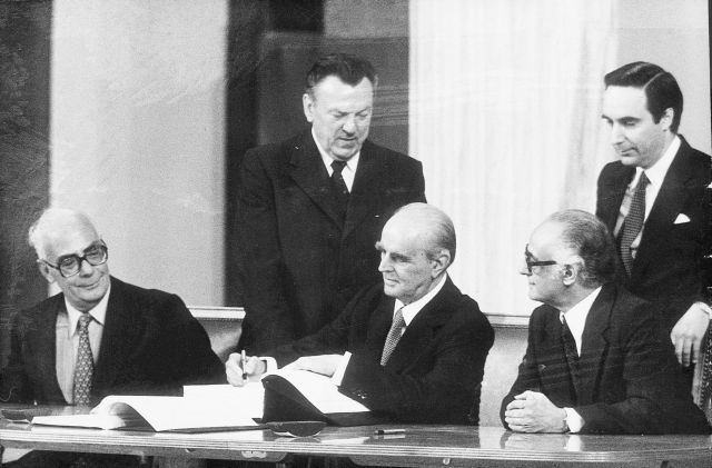 Ο Κωνσταντίνος Καραμανλής και η ένταξη της Ελλάδας στην ΕΟΚ