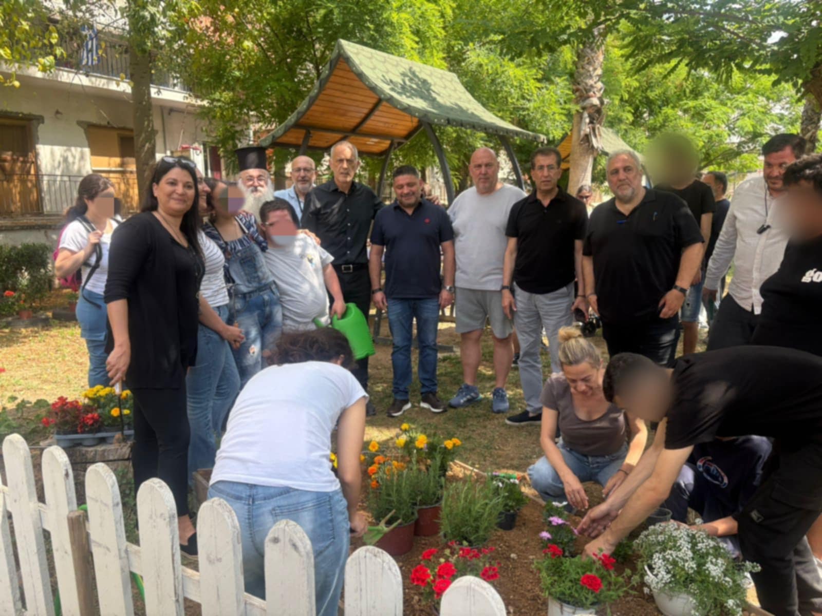Ο δήμαρχος Πειραιά Γιάννης Μώραλης συμμετείχε σε περιβαλλοντική δράση στο πάρκο Αργυροκάστρου
