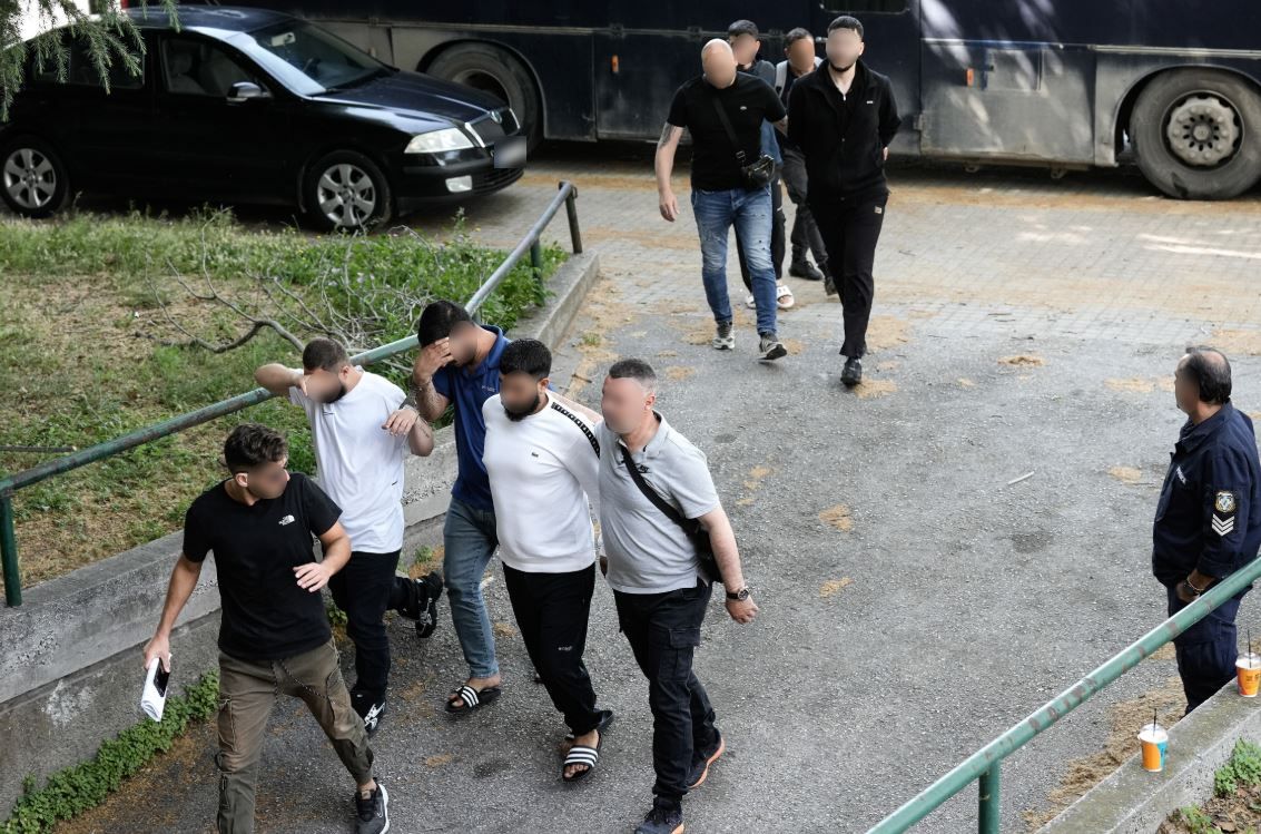 Θεσσαλονίκη: Στο αυτόφωρο οι 5 Τούρκοι συλληφθέντες για ναρκωτικά – Δεν προέκυψε εμπλοκή στους πυροβολισμούς
