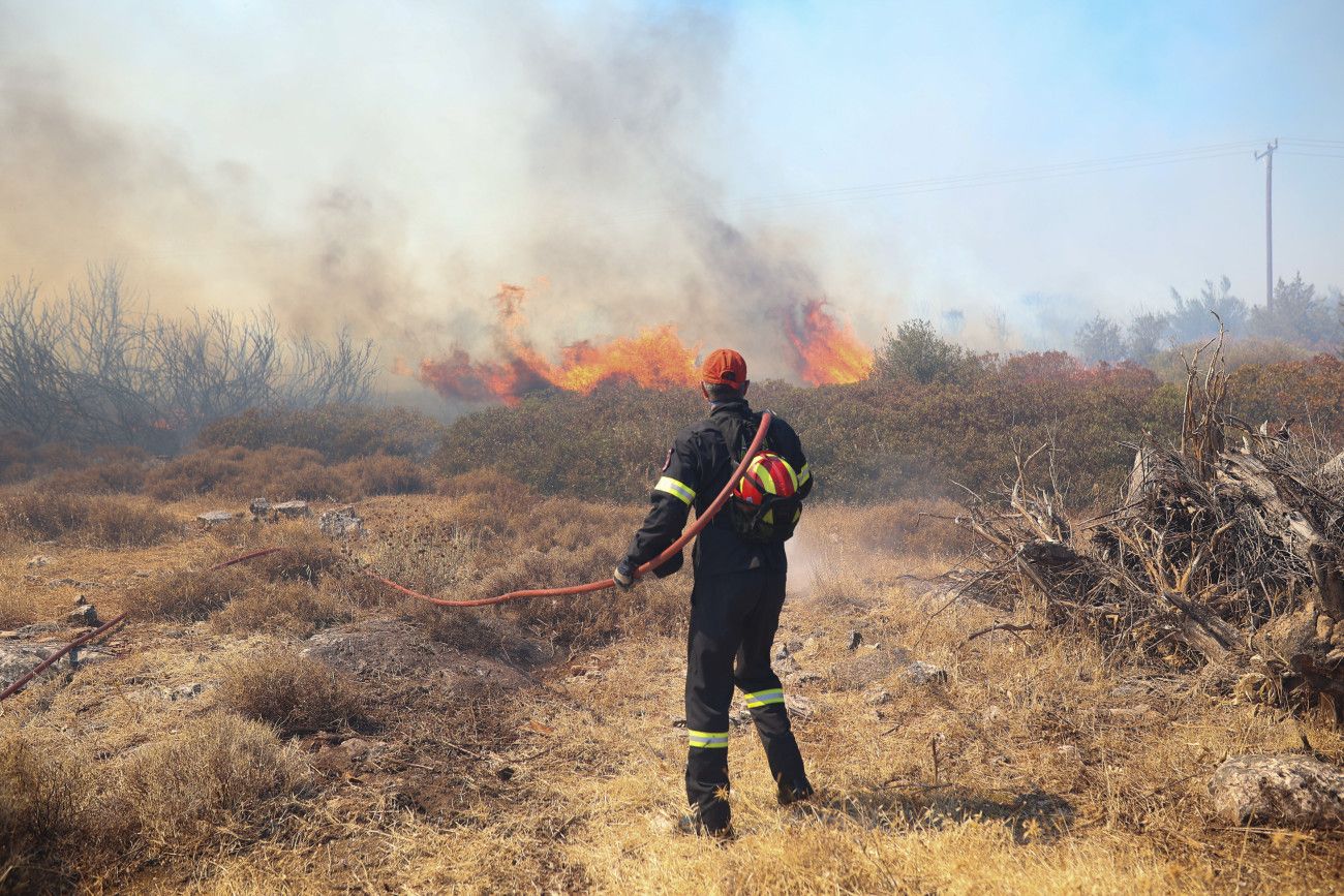 Φωτιά εκδηλώθηκε στον Ασπρόπυργο
