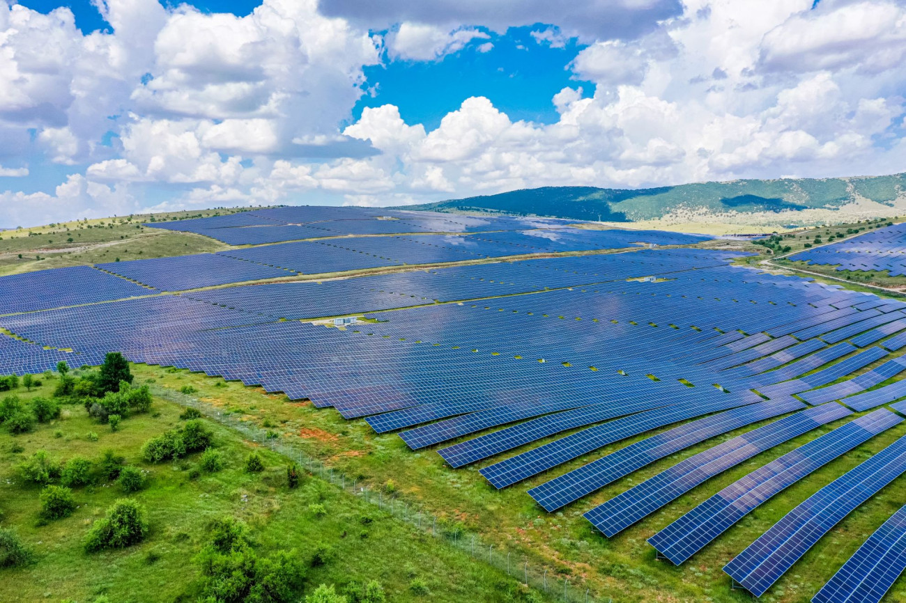 Από τον ήλιο στο υδρογόνο: η HELLENiQ ENERGY και η πράσινη μετάβαση