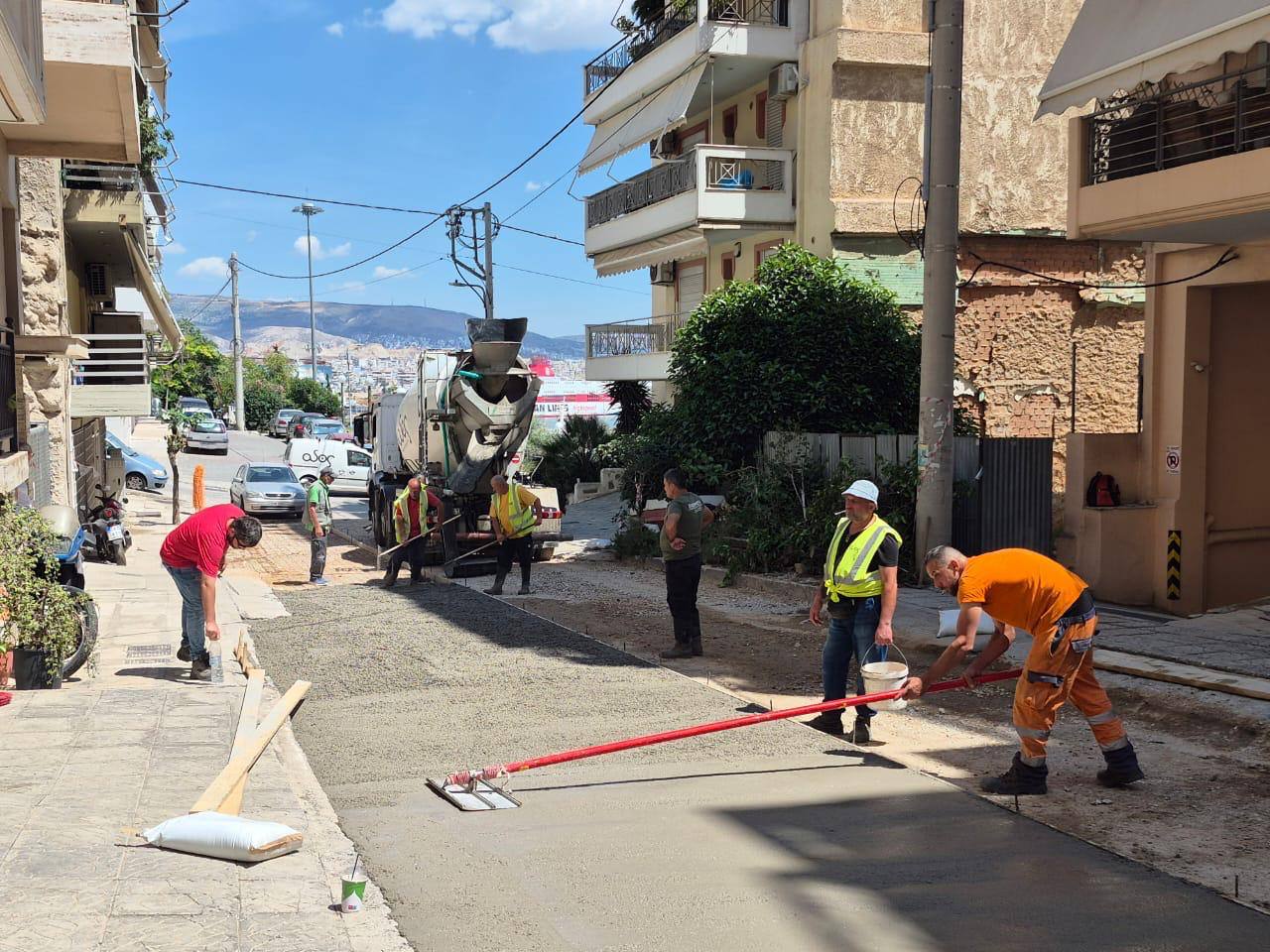 Ανακατασκευή του μπετόδρομου στην οδό Σπύρου Τρικούπη στο Χατζηκυριάκειο από τον Δήμο Πειραιά