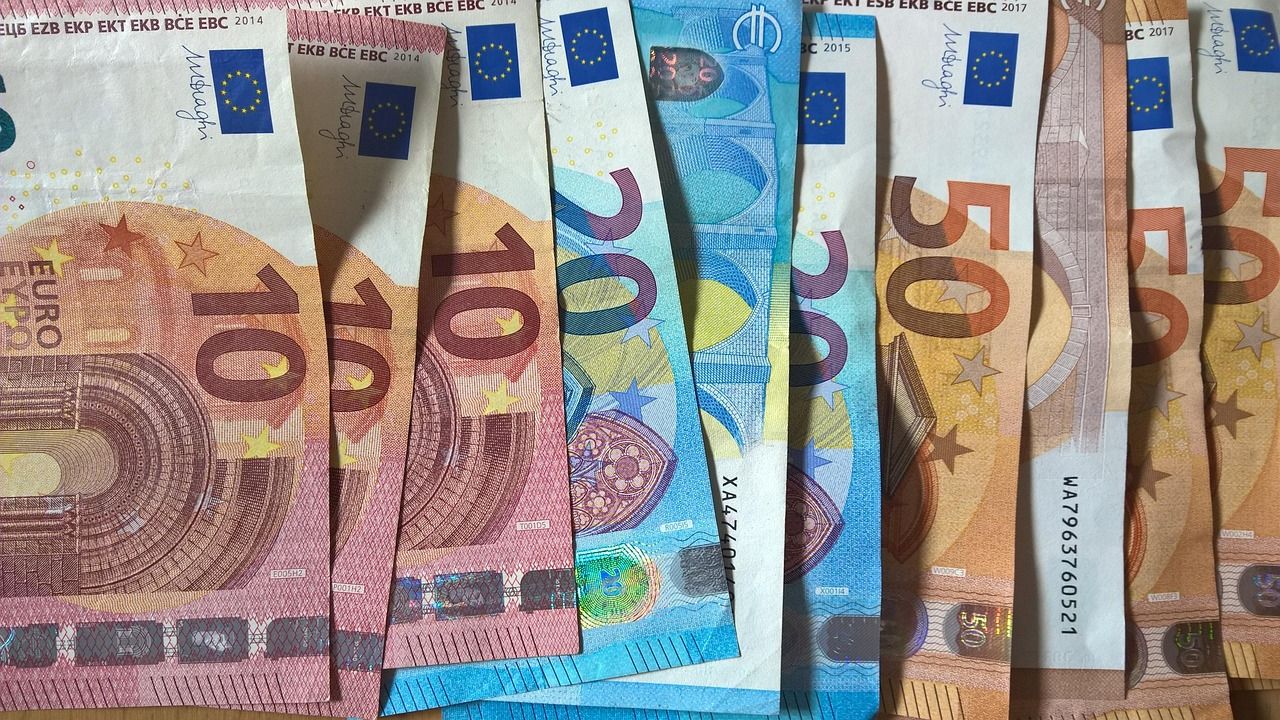 ΕΚΤ: Προβλέψεις για τα επιτόκια του ευρώ και πιθανές ανατροπές