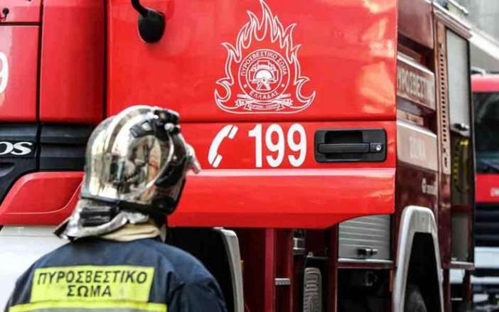 Πυρκαγιά σε κατάστημα στο Περιστέρι: Κλειστός ο παράδρομος του Κηφισού