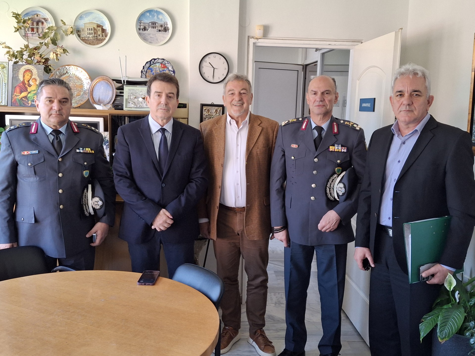 Δήμος Θέρμης: Επίσκεψη του Μιχ. Χρυσοχοΐδη στο δημαρχείο – Ανέγερση νέου κτιρίου της Ελληνικής Αστυνομίας στη Θέρμη