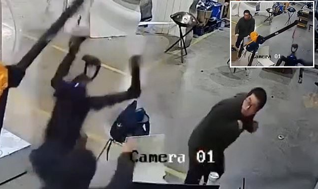 Ρομπότ εκτός ελέγχου παραλίγο να χτυπήσει τον χειριστή του σε εργοστάσιο στην Κίνα