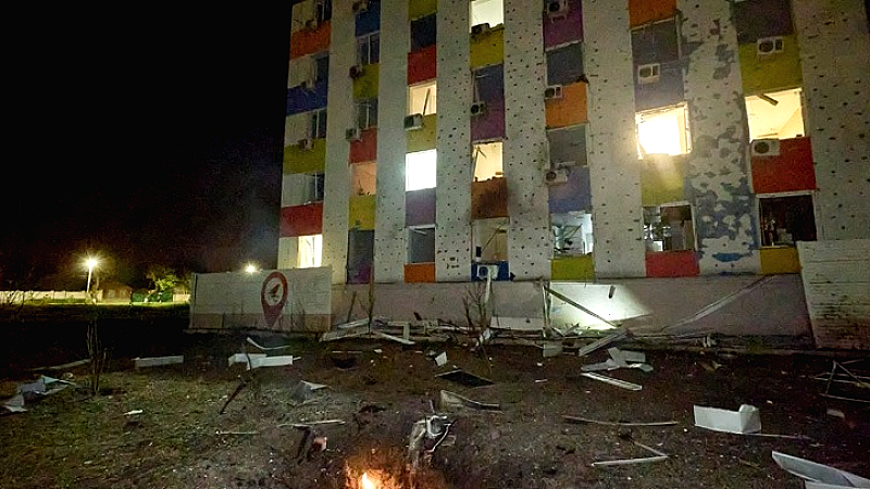 Νεκρός από ρωσικές επιθέσεις στη Χερσώνα – 50 ουκρανικά drones κατέρριψε η Ρωσία