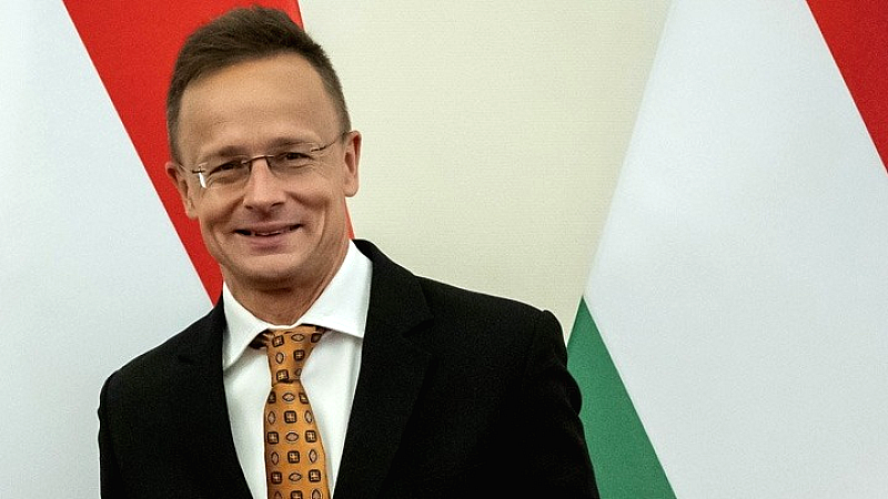 Νίκη του Κάρολ Ναβρότσκι: Χαιρετισμός από τον ΥΠΕΞ της Ουγγαρίας