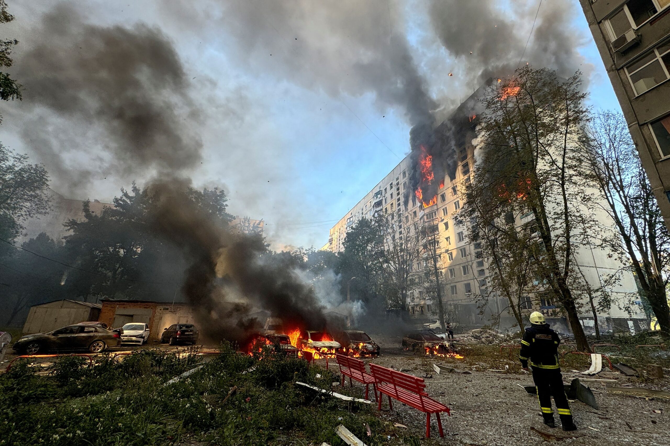 Ζελένσκι προς ΕΕ-ΗΠΑ: «Πιέστε τη Ρωσία να σταματήσει, αλλιώς είστε συνένοχοι»- Πάνω από 400 drones και 40 πύραυλοι έπληξαν την Ουκρανία