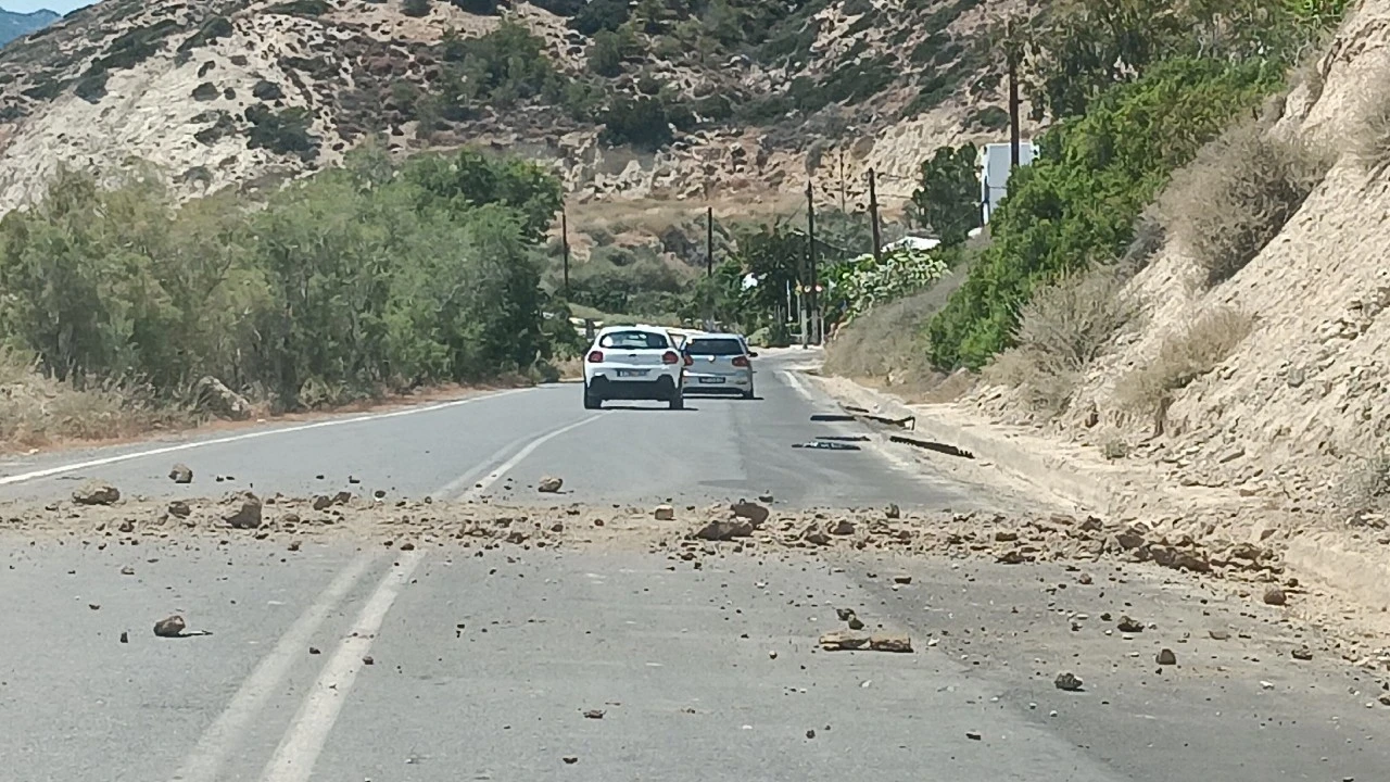 Κρήτη: Σεισμική δόνηση 5,3 ταρακούνησε όλο το νησί – Κατολισθήσεις στο οδικό δίκτυο Ιεράπετρας