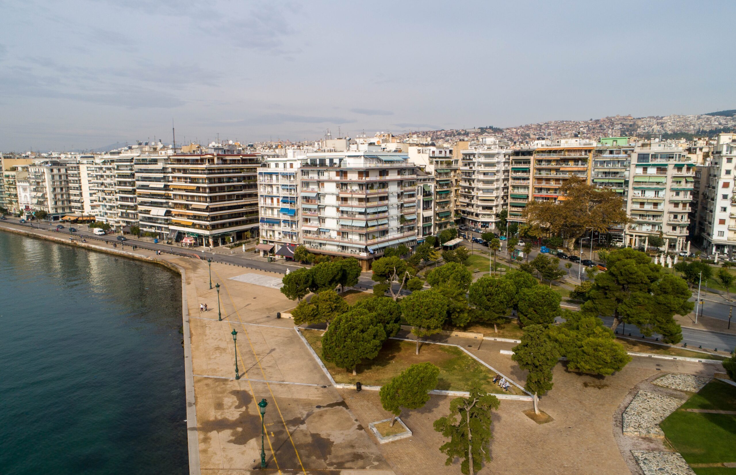 Θεσσαλονίκη: Ξαναζωντανεύουν σαράντα άδεια διαμερίσματα για να στεγάσουν ευάλωτες ομάδες