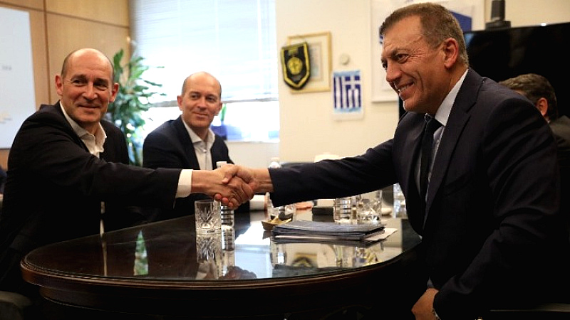 Αγγελόπουλοι: «Η κυβέρνηση θα αποφασίσει για το φως και το σκοτάδι»