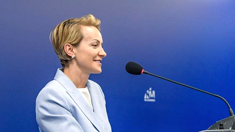 Αλέξandra Σδούκου: «Ο εκπρόσωπος Τύπου του ΠΑΣΟΚ υπονομεύει τη Δικαιοσύνη και το Σύνταγμα»