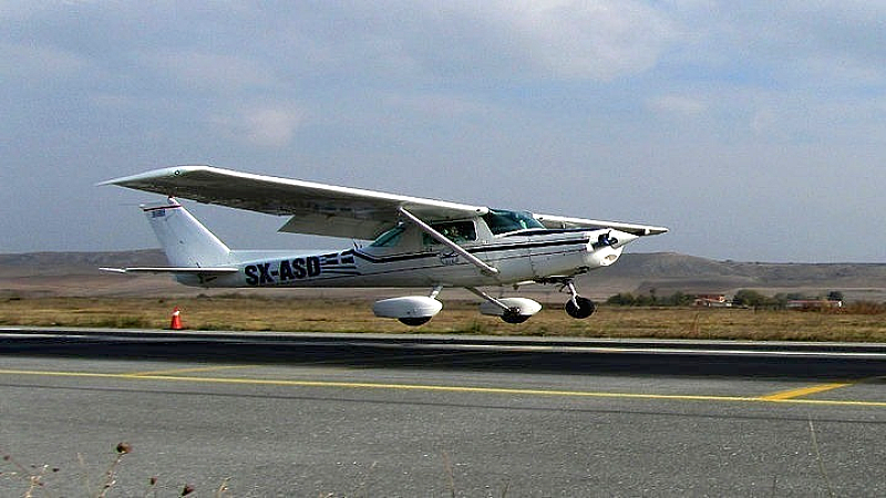 Αναγκαστική προσγείωση ιδιωτικού αεροπλάνου στο αεροδρόμιο «Μακεδονία»