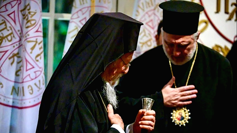 Ο Αρχιεπίσκοπος Αμερικής Ελπιδοφόρος για τον Οικουμενικό Πατριάρχη: Ένας ποιμένας της αλήθειας και της αγάπης