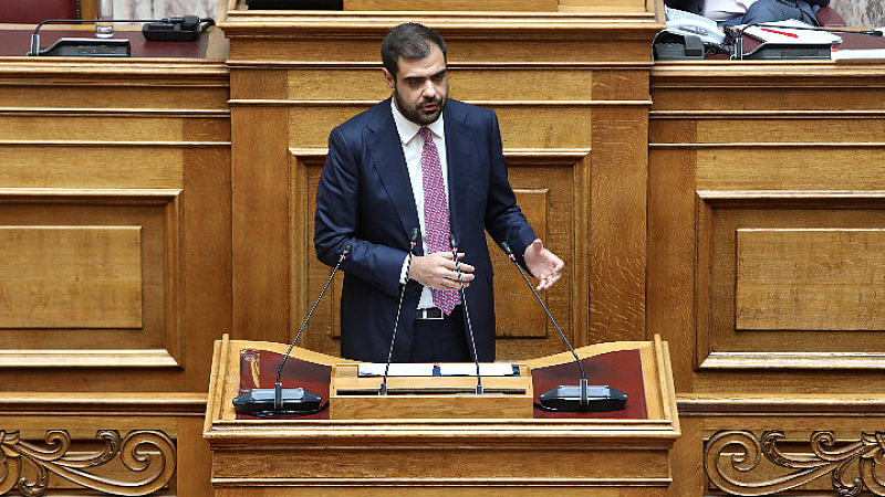 Στη Βουλή: Παύλος Μαρινάκης για την υπόθεση των Τεμπών – Χωρίς επανάληψη των κατηγοριών της αντιπολίτευσης