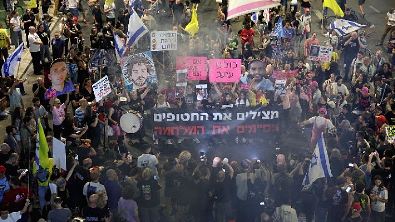 Διαδηλώσεις στο Ισραήλ: Χιλιάδες ζητούν την απελευθέρωση των ομήρων μετά από 20 μήνες πολέμου