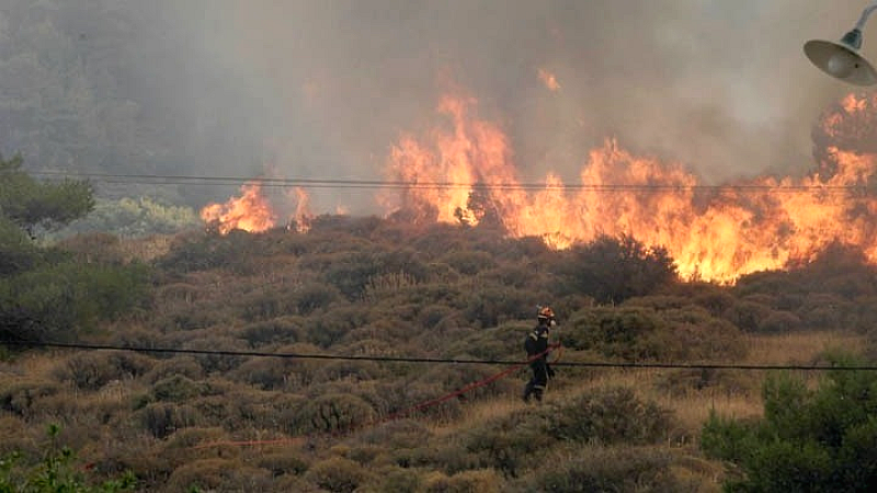Η πυρκαγιά στη Νάξο χωρίς ενεργό μέτωπο: Η κατάσταση υπό έλεγχο