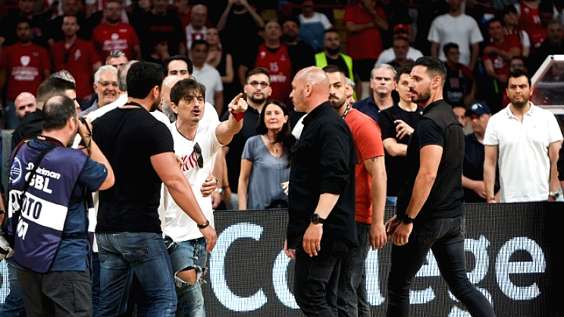 Απαγόρευση διετούς εισόδου στον Δημήτρη Γιαννακόπουλο ζητά η ΚΑΕ Ολυμπιακός
