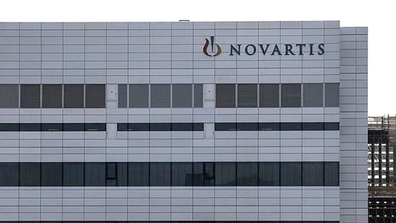 Δίκη Novartis: Με ενέπλεξαν για να πλήξουν τον Γιάννη Στουρνάρα, δήλωσε η σύζυγος του κεντρικού τραπεζίτη