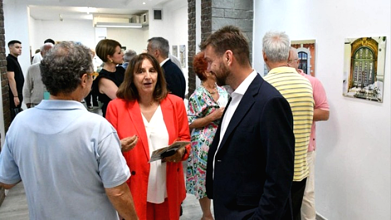 Εκδήλωση εγκαινίων για την έκθεση φωτογραφίας «Πόρτες της Θεσσαλονίκης» στη Chalkos Gallery