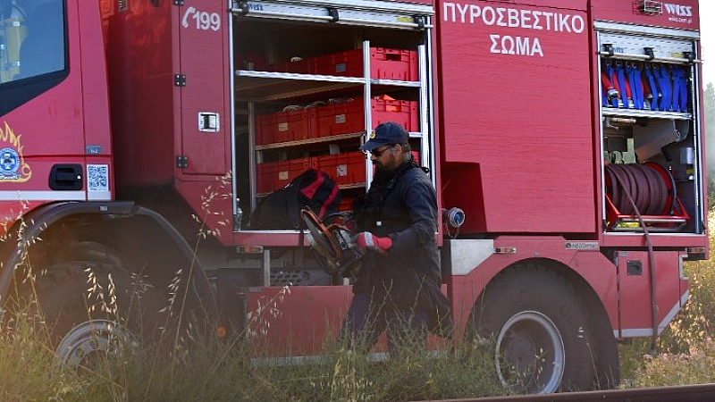 Ενίσχυση πυροσβεστικών δυνάμεων στην Παλαιά Φώκαια Αττικής – Διερεύνηση αιτίων πυρκαγιάς από τη ΔΑΕΕ