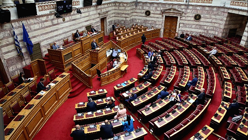 Στη συζήτηση για την αναπλήρωση των κενών βουλευτικών εδρών η ΝΔ, το ΠΑΣΟΚ, ο ΣΥΡΙΖΑ και οι «Σπαρτιάτες»