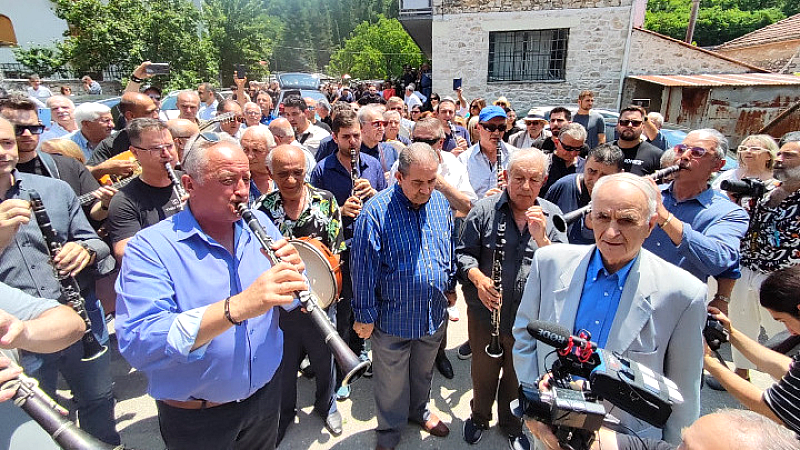 Ιωάννινα: Συγκινητική αποχαιρετιστήρια τελετή για τον Πετρολούκα Χαλκιά