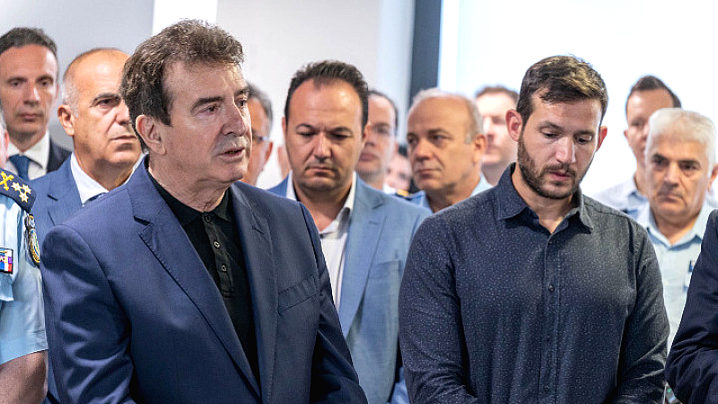 Μ. Χρυσοχοΐδης: «Ανανεώνουμε τη δέσμευσή μας για την ασφάλεια της χώρας στη μνήμη των θυμάτων τρομοκρατίας»
