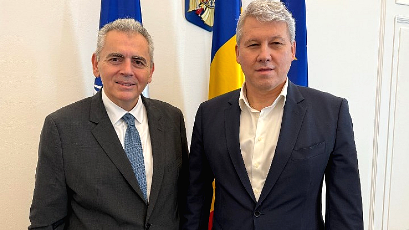 Ο Μάξιμος Χαρακόπουλος συναντά τον πρωθυπουργό Ρουμανίας: Η γραφειοκρατία των Βρυξελλών ενισχύει τον λαϊκισμό
