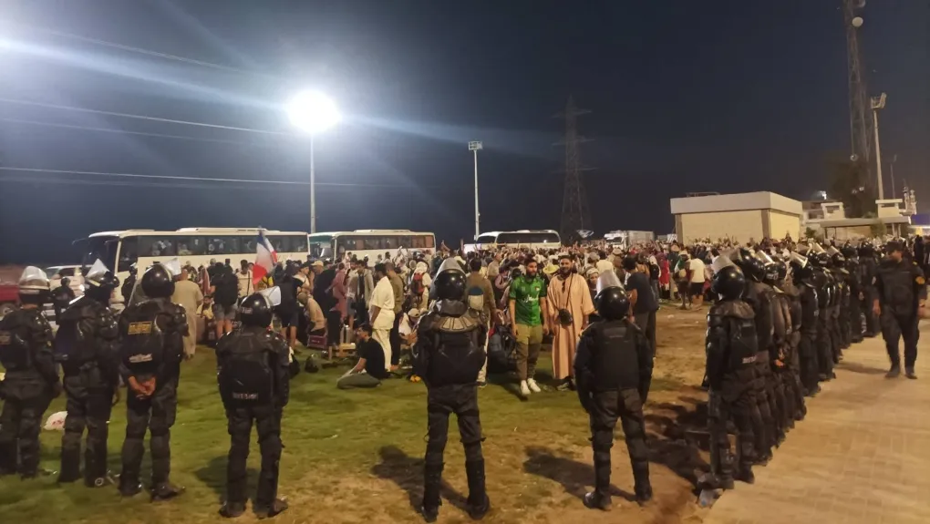 March to Gaza: Βίαιη καταστολή από τις αιγυπτιακές αρχές — Στόχος και Έλληνες διαδηλωτές