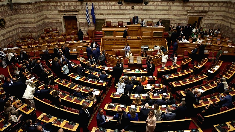 Εγκρίθηκε με 154 ψήφους η πρόταση της ΝΔ για την παραπομπή του Κ. Καραμανλή