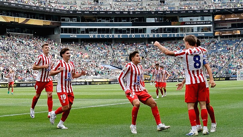 Η Ατλέτικο με ηγέτη τον Μπάριος νίκησε 3-1 τους Σάουντερς