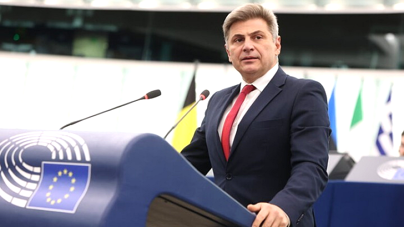 Ν. Φαραντούρης: Υπέρ της παράτασης των κονδυλίων του Ταμείου Ανάκαμψης έως το 2029 για να μην χαθούν πολύτιμοι πόροι