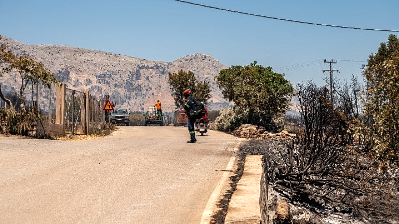 Συνεχιζόμενη μάχη με τις φλόγες στην Χίο: Αυξημένες δυνάμεις πυρόσβεσης για την κατάσβεση