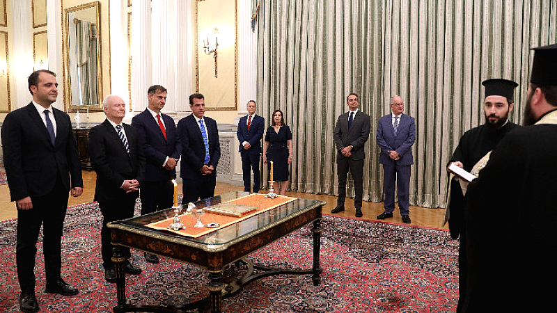 Τα νέα μέλη της κυβέρνησης ορκίστηκαν στο Προεδρικό Μέγαρο