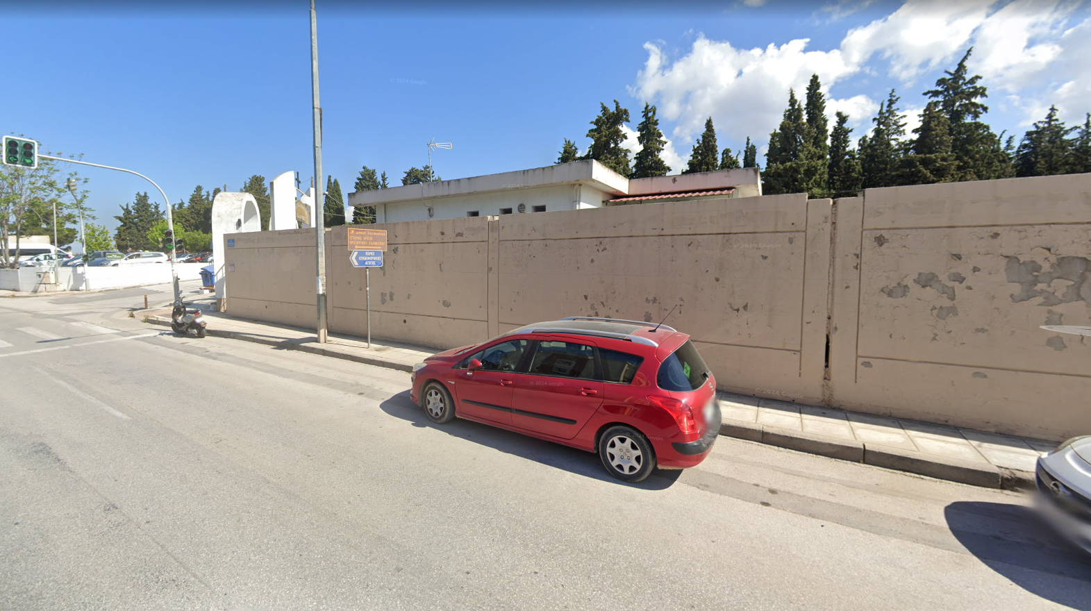 Θεσσαλονίκη: Σοκ από την εμπειρία πατέρα και γιου – Εικόνες ντροπής στα κοιμητήρια Καλαμαριάς