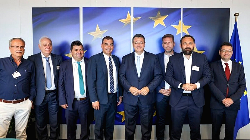 Σημαντική συνάντηση του Ελληνικού Δικτύου Ανθεκτικών Πόλεων με τον Ευρωπαίο Επίτροπο Βιώσιμων Μεταφορών και Τουρισμού Απόστολο Τζιτζικώστα