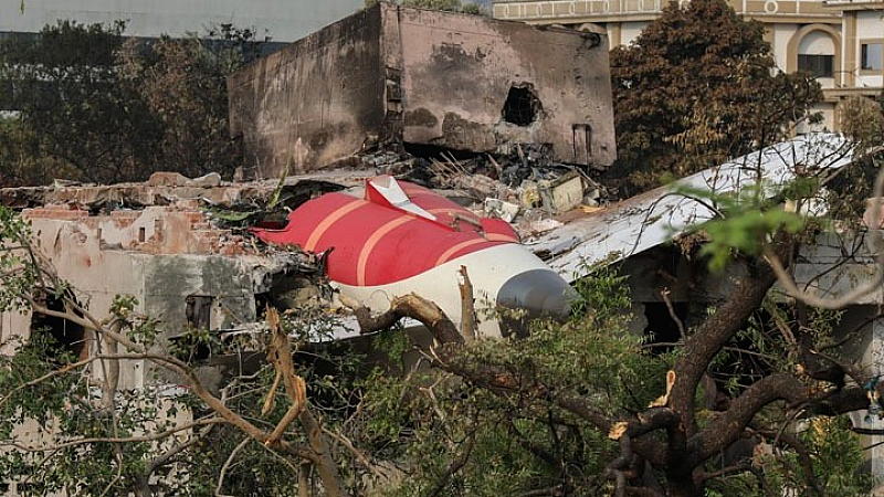 Συντριβή Boeing 787 της Air India: Εντοπίστηκε το δεύτερο μαύρο κουτί