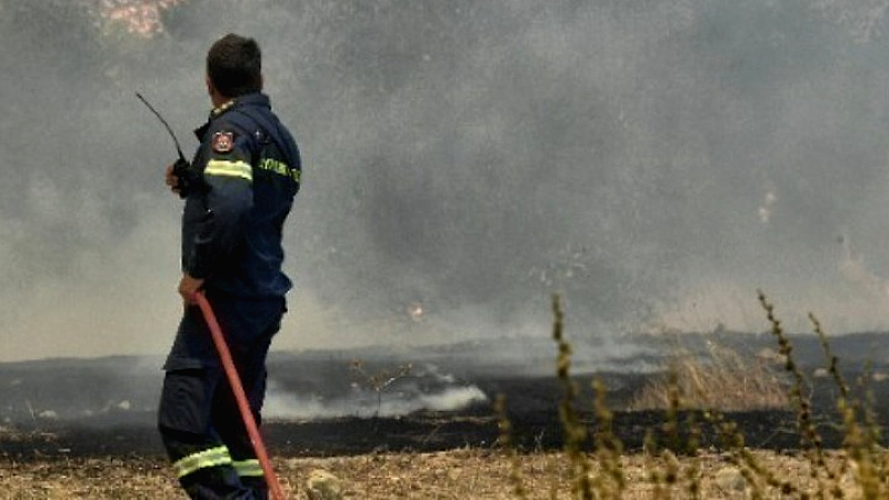 Θεσσαλονίκη: Εξέλιξη πυρκαγιάς στην Ευκαρπία και φωτιά σε χόρτα στη Θέρμη