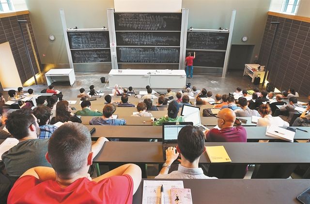 Η διαρροή εγκεφάλων επιμένει: Διπλασιάστηκαν οι Έλληνες πτυχιούχοι που ζουν στην Ευρώπη