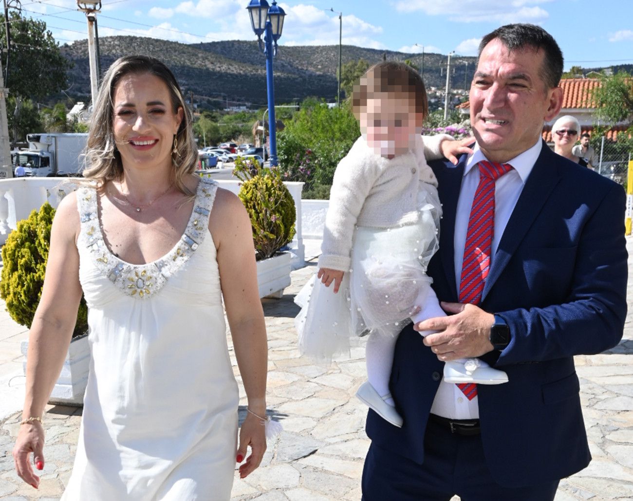 Η βάφτιση της κόρης του Πύρρου Δήμα και της Αφροδίτης Σκαφίδα