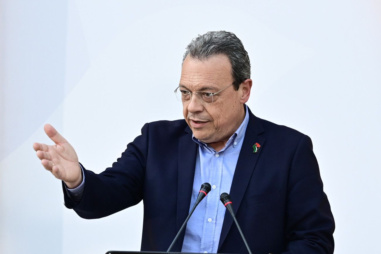 Επικοινωνία του Σωκράτη Φάμελλου με τον Αρχιεπίσκοπο Ιερώνυμο για τη Μονή Σινά